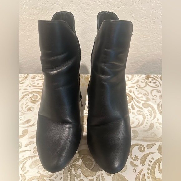 Black Ankle Boots‎ Woman’s Size 9 Zipper Pointed Toe Work Casual Business - Picture 1 of 10